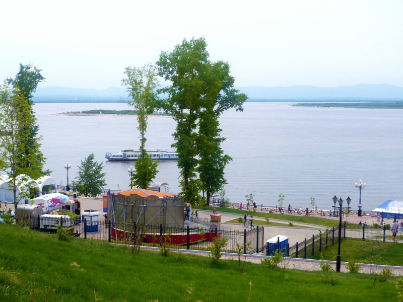 Файл:Амур (м. Хабаровськ).jpg