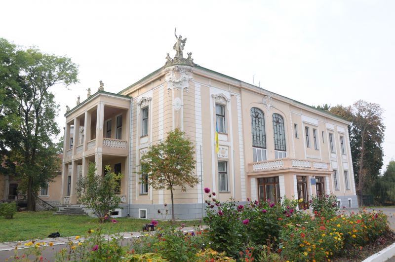 Файл:Вілла баронів Ґартенберг. Навчальний корпус.jpg