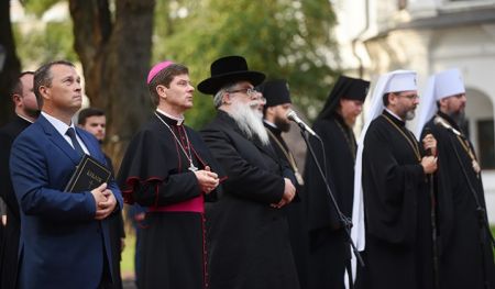 Щорічна молитва про мир і благословення України