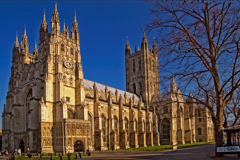 Файл:Canterbury-cathedral-wyrdlight.jpg