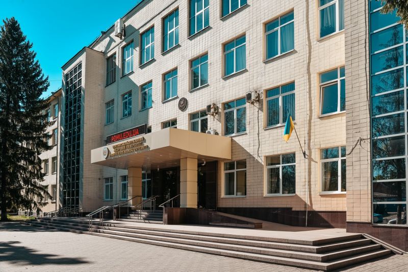 Файл:Адміністративний корпус ПДМУ.jpg