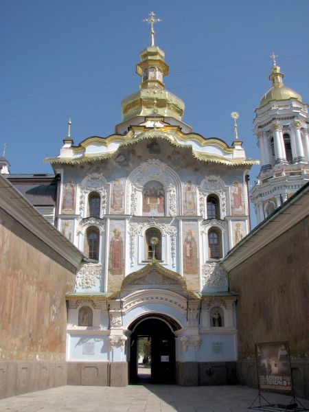 Файл:01 зах.фасад.JPG