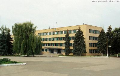 Будівля районної адміністрації