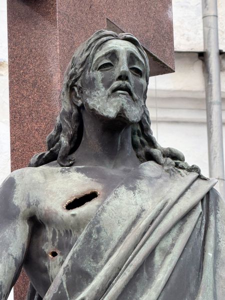 Файл:Статуя Спасителя Суми2.jpg