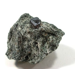Лопарит.jpg